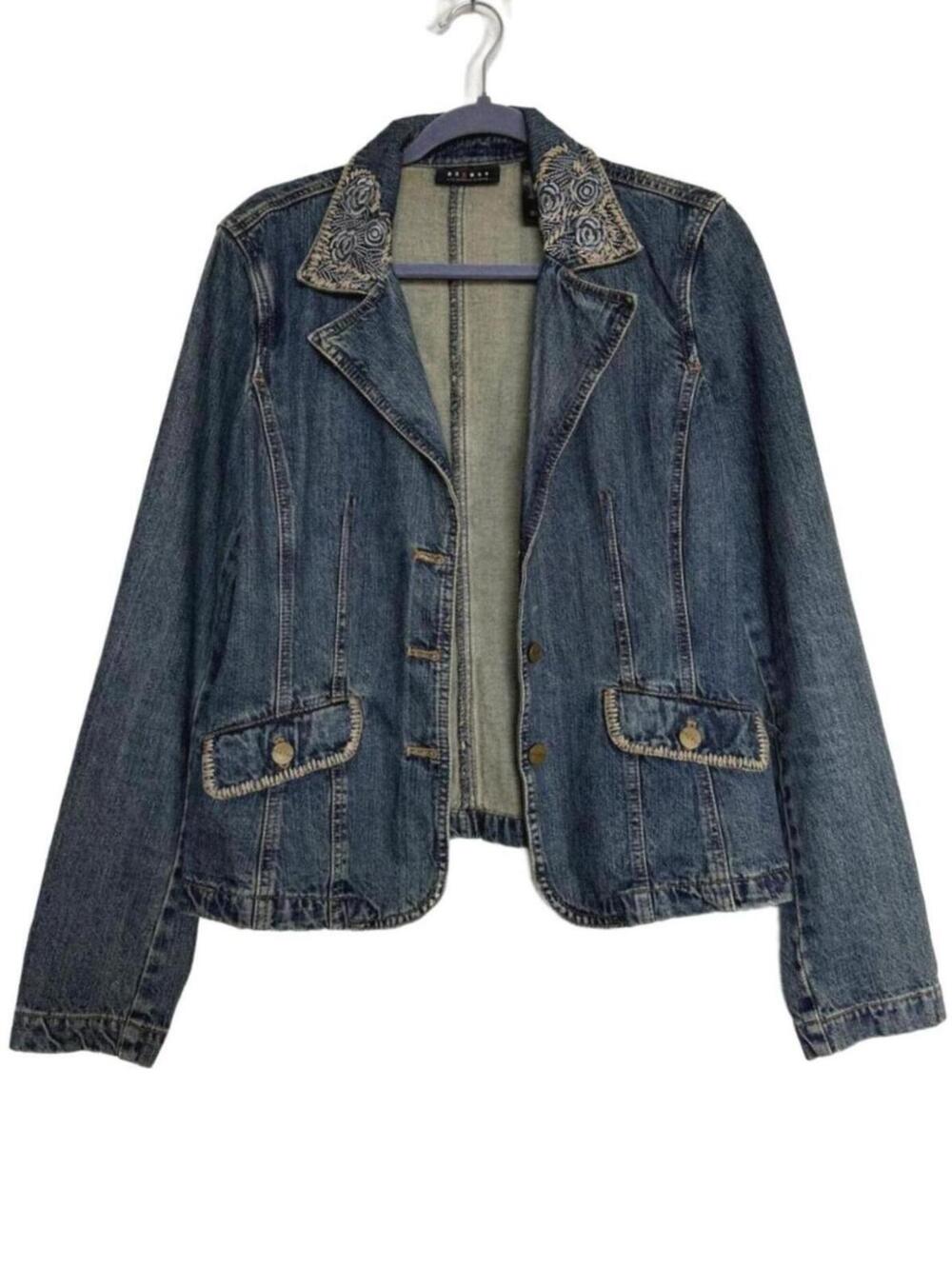 Vintage Y2K  Denim Jacket with Embroidered Collar‎